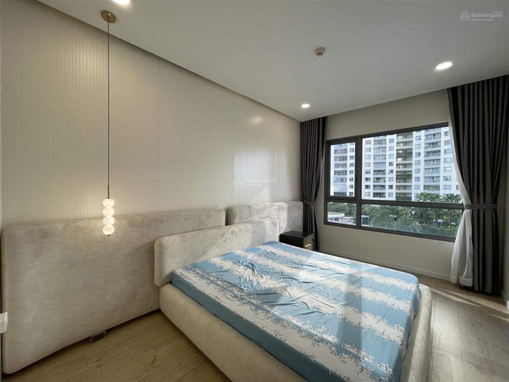 Cho thuê căn hộ 2 phòng ngủ đảo kim cương, 89 m2, view hồ bơi, nội thất đầy đủ, 25 triệu/tháng
