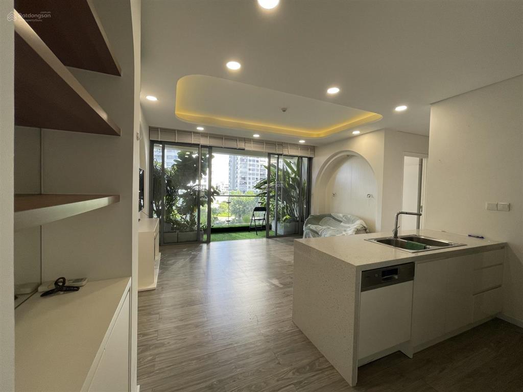Cho thuê căn hộ 2 phòng ngủ đảo kim cương, 89 m2, view hồ bơi, nội thất đầy đủ, 25 triệu/tháng