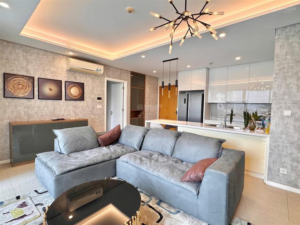 Cho thuê căn hộ 2 phòng ngủ đảo kim cương, 89 m2, view hồ bơi, nội thất đẹp, 27 triệu/tháng