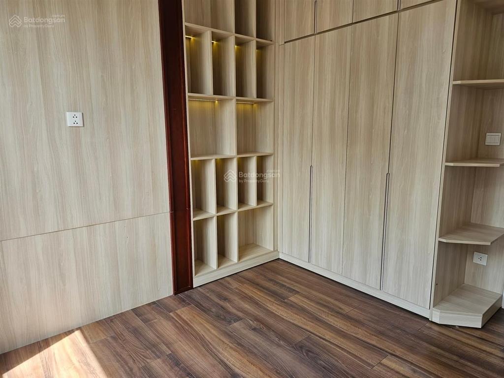 Cho thuê căn hộ 3 phòng ngủ đảo kim cương quận 2, 117 m2, view hồ bơi, nội thất đẹp, đầy đủ