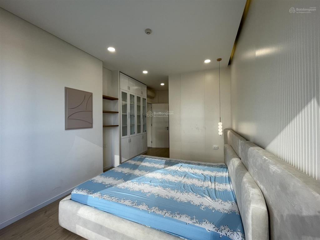 Cho thuê căn hộ 2 phòng ngủ đảo kim cương, 89m2, view hồ bơi, nội thất đẹp, 25 triệu/tháng