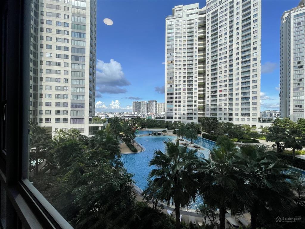 Cho thuê căn hộ 2 phòng ngủ đảo kim cương, 89m2, view hồ bơi, nội thất đẹp, 25 triệu/tháng