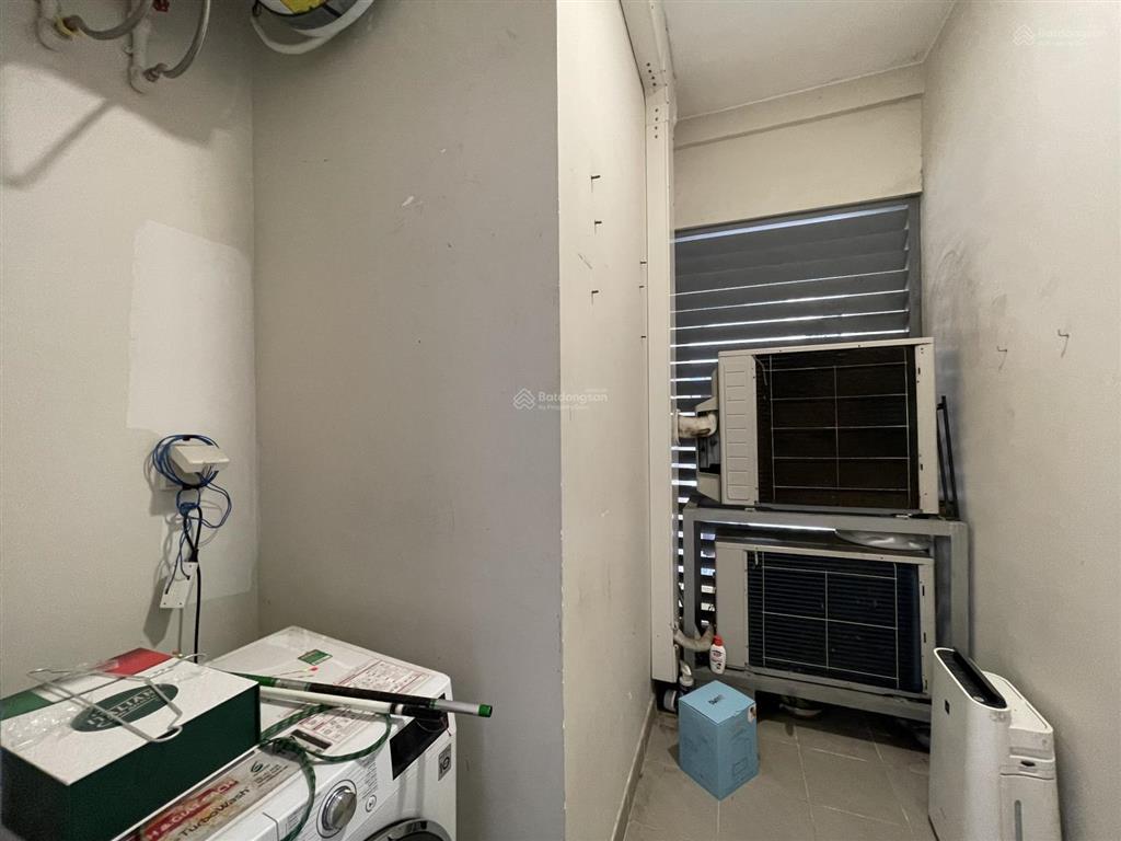 Cho thuê căn hộ 2 phòng ngủ đảo kim cương, 89m2, view hồ bơi, nội thất đẹp, 25 triệu/tháng