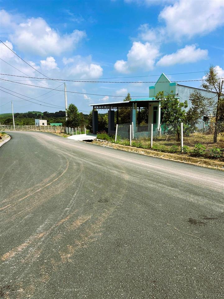 Đất biệt thự vườn gần quốc lộ 20, 3220m2 (20mx168m) có sẵn 100m2 thổ cư suối bao quanh chỉ 1tỷ5