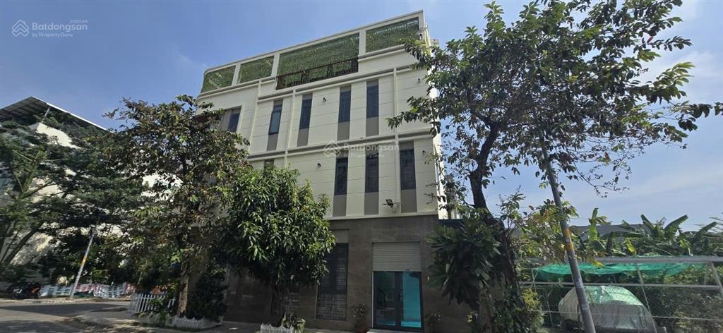 Bán nhà đường phạm thận duật kdc số 1 q2, 1 trệt 2 lầu sân thượng, trang bị thang máy, nội thất sẵn