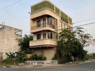 Bán nhà đường phạm thận duật kdc số 1 q2, 1 trệt 2 lầu sân thượng, trang bị thang máy, nội thất sẵn