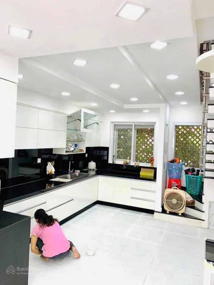Bán gấp nhà huỳnh đình hai phường bình thạnh, 1 trệt 2 lầu diện tích 51,6m2, sổ hồng