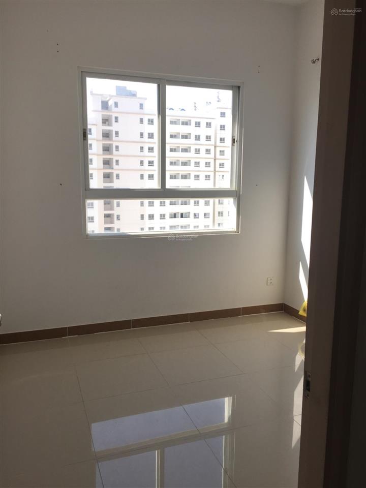 Bán nhiều căn hộ tại tòa r6 đức khải và căn hộ bình khánh, giá chỉ từ 3 tỷ.  0919 358 ***