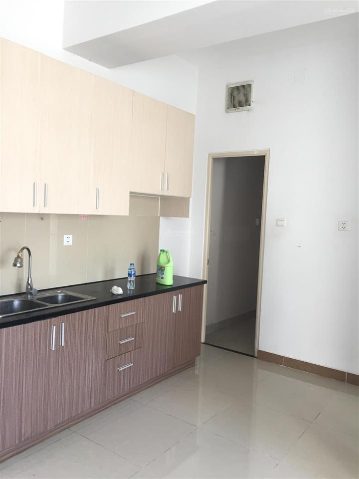Bán nhiều căn hộ tại tòa r6 đức khải và căn hộ bình khánh, giá chỉ từ 3 tỷ.  0919 358 ***