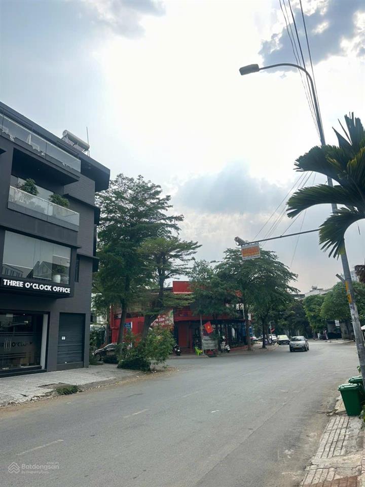 Bán đất tại đường cao đức lân, dt 4x20m giá chỉ 21 tỷ. khách quan tâm vui lòng  0904 357 ***