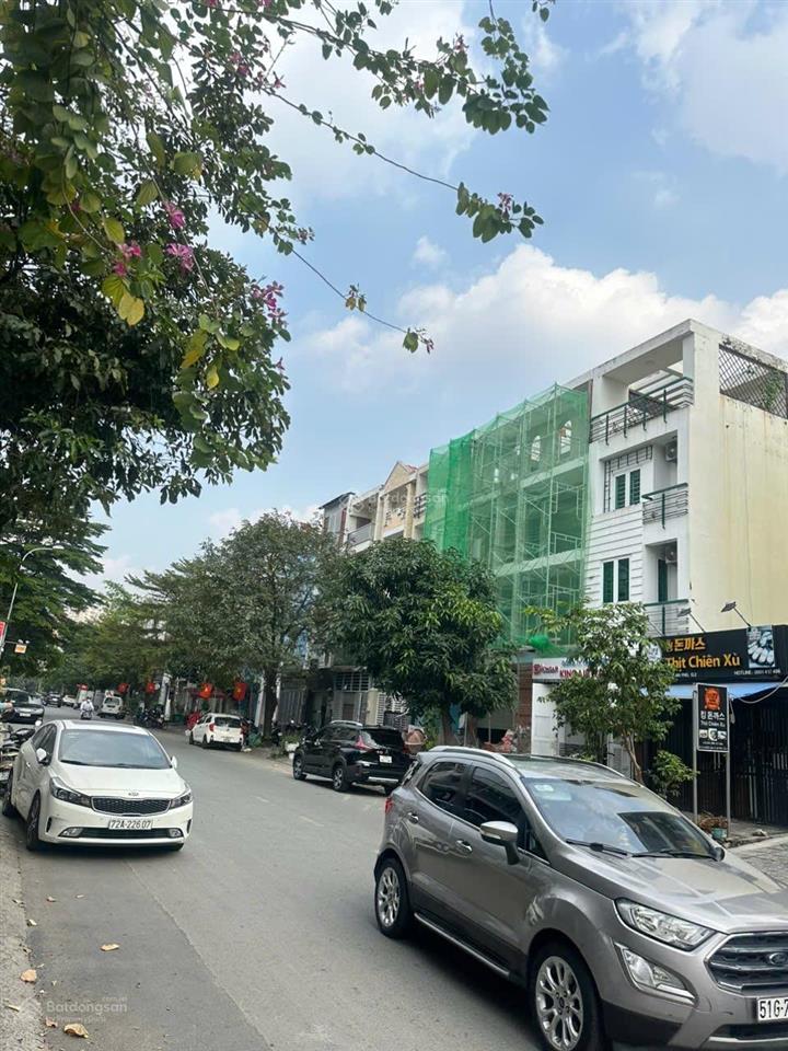 Bán đất tại đường cao đức lân, dt 4x20m giá chỉ 21 tỷ. khách quan tâm vui lòng  0904 357 ***
