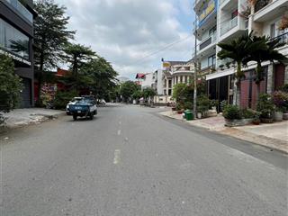 Bán gấp nền mặt tiền cao đức lân giá cực rẻ đất rất đẹp.  0904 357 ***