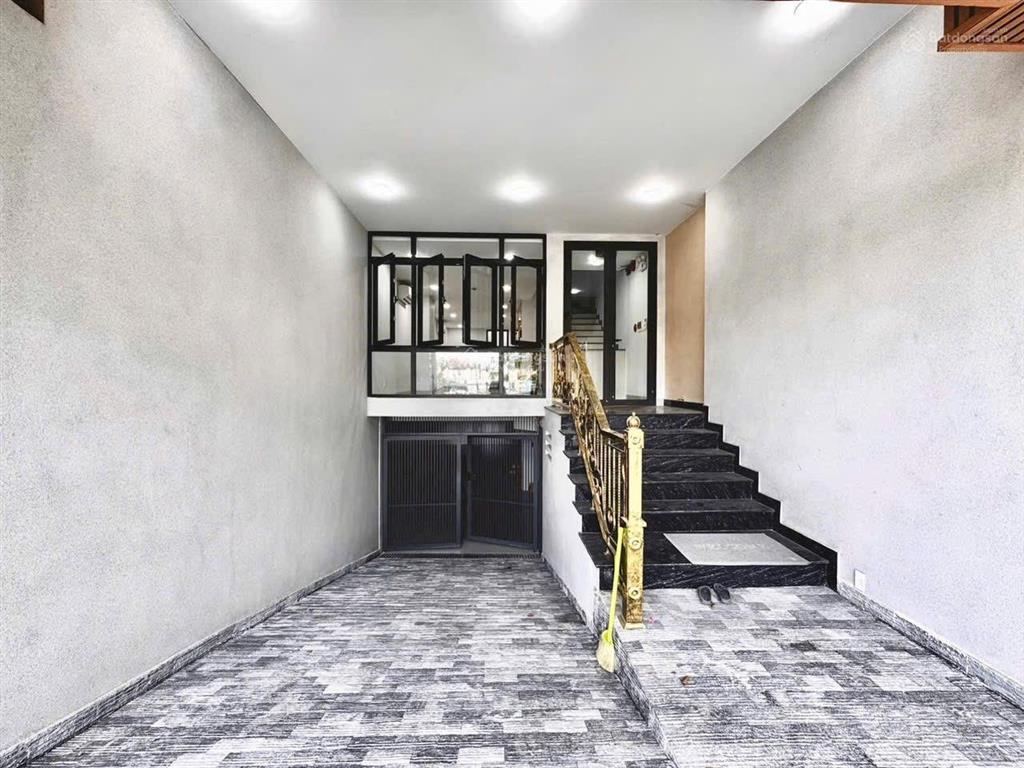 Cho thuê nhà nguyên căn hai mặt tiền giá rẻ.  0904 357 ***