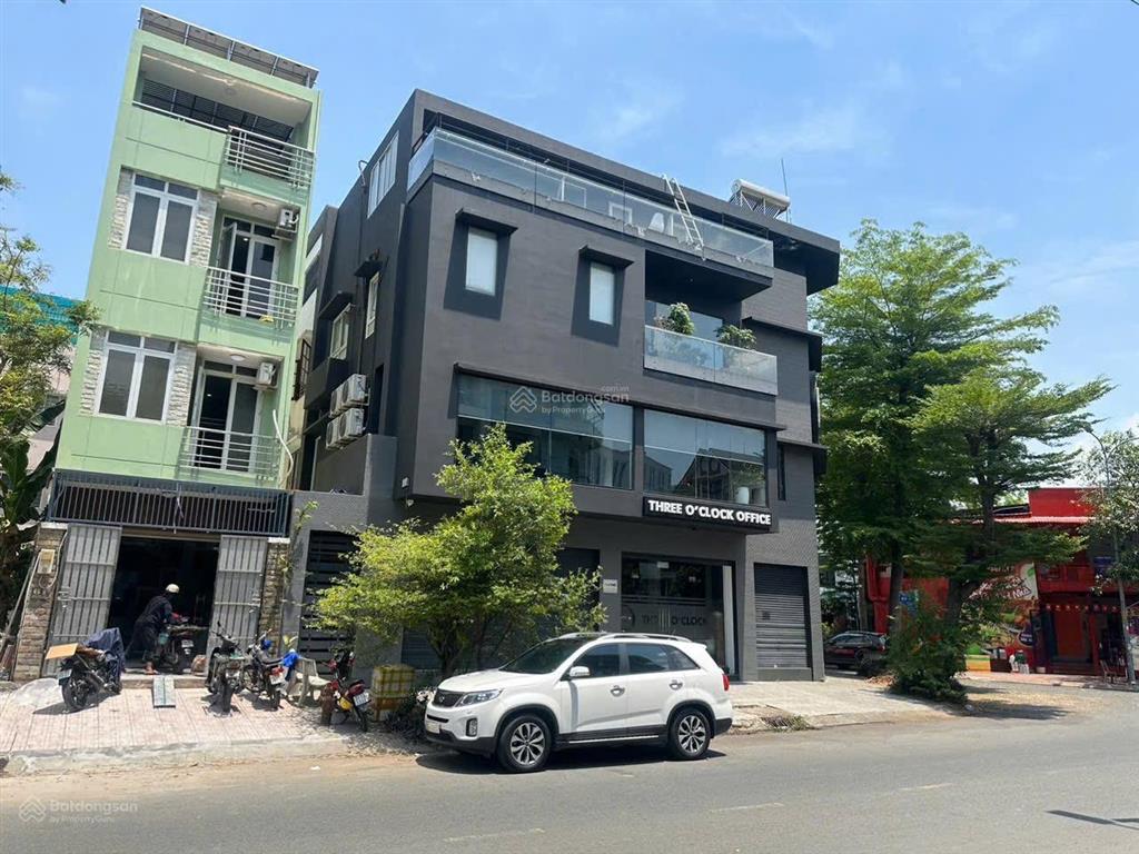 Bán nhà phố 5x20m gần trần lựu, hầm trệt 3 lầu giá 28,5 tỷ