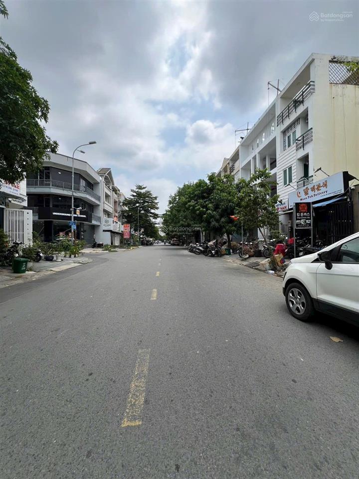 Bán gấp nền mặt tiền cao đức lân giá cực rẻ, đất rất đẹp.  0904 357 ***