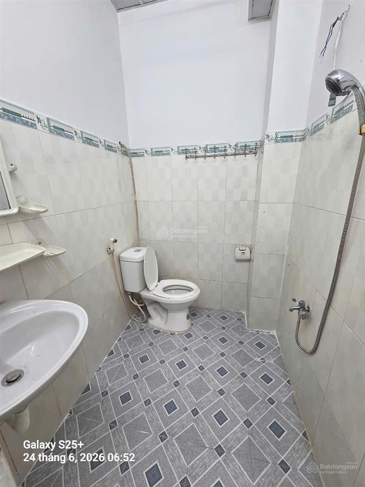Chính chủ cho thuê nhà nguyên căn 1 trệt, 1 lầu, rộng thoáng, điện nước riêng