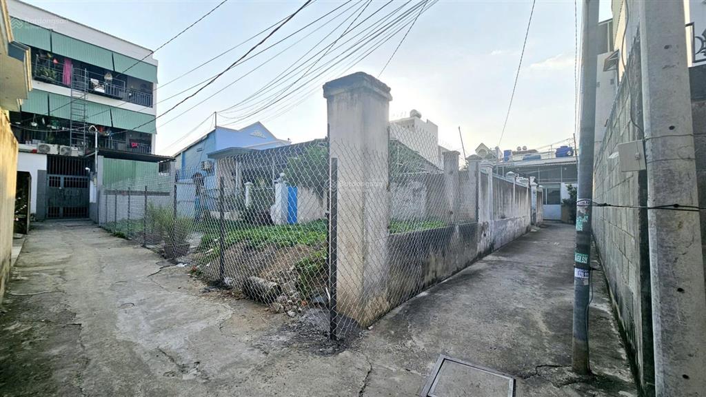 Cần bán nền đất góc hai mặt tiền đường nguyễn duy trinh một sẹc phường bình trưng tp hcm