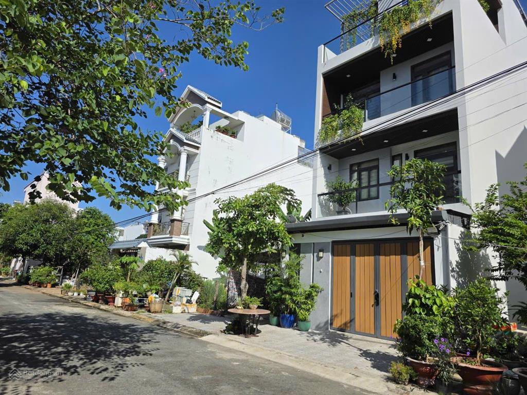Cho thuê nhà khu 1 thạnh mỹ lợi, quận 2 dt 8x17,5m (140m2) 3 lầu 1pk1pb4pn+4wc +st giá 25tr/th
