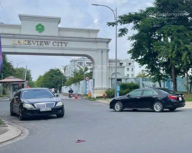 Chính chủ bán lô biệt thự mặt tiền đường 33 đông thủ thiêm vị trí đẹp giá tốt chỉ 108 triệu/m²