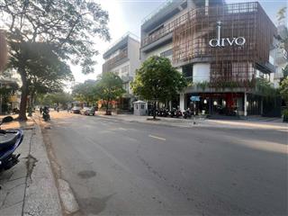 Chính chủ bán lô biệt thự mặt tiền đường 33 đông thủ thiêm vị trí đẹp giá tốt chỉ 110tr/m2