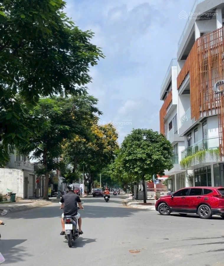 Bán lô biệt thự khu dân cư đông thủ thiêm giá tốt chỉ 100tr/m2 (176m2)