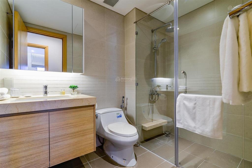 Cho thuê gấp căn hộ 2 phòng ngủ, tòa nhà sarimi sala