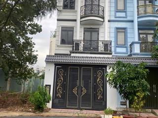 Bán căn nhà phố trệt + 2 lầu, 5mx20m, dtsd 225m2, đường 12m, sổ hồng chỉ 8,5 tỷ