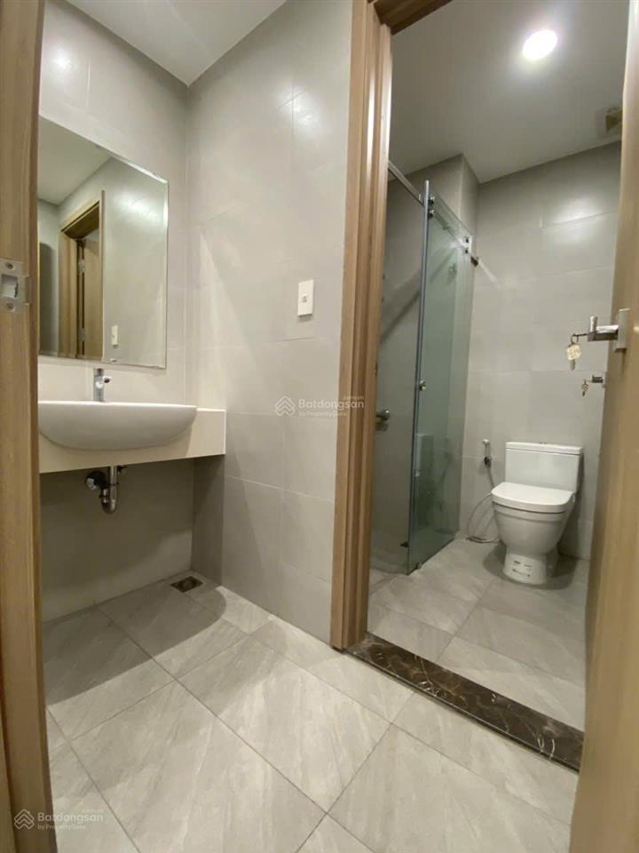 Cho thuê căn hộ đẹp 65m² giá 5,5 triệu/th rèm, máy lạnh, máy nn, tủ kệ bếp (một trong số ít)