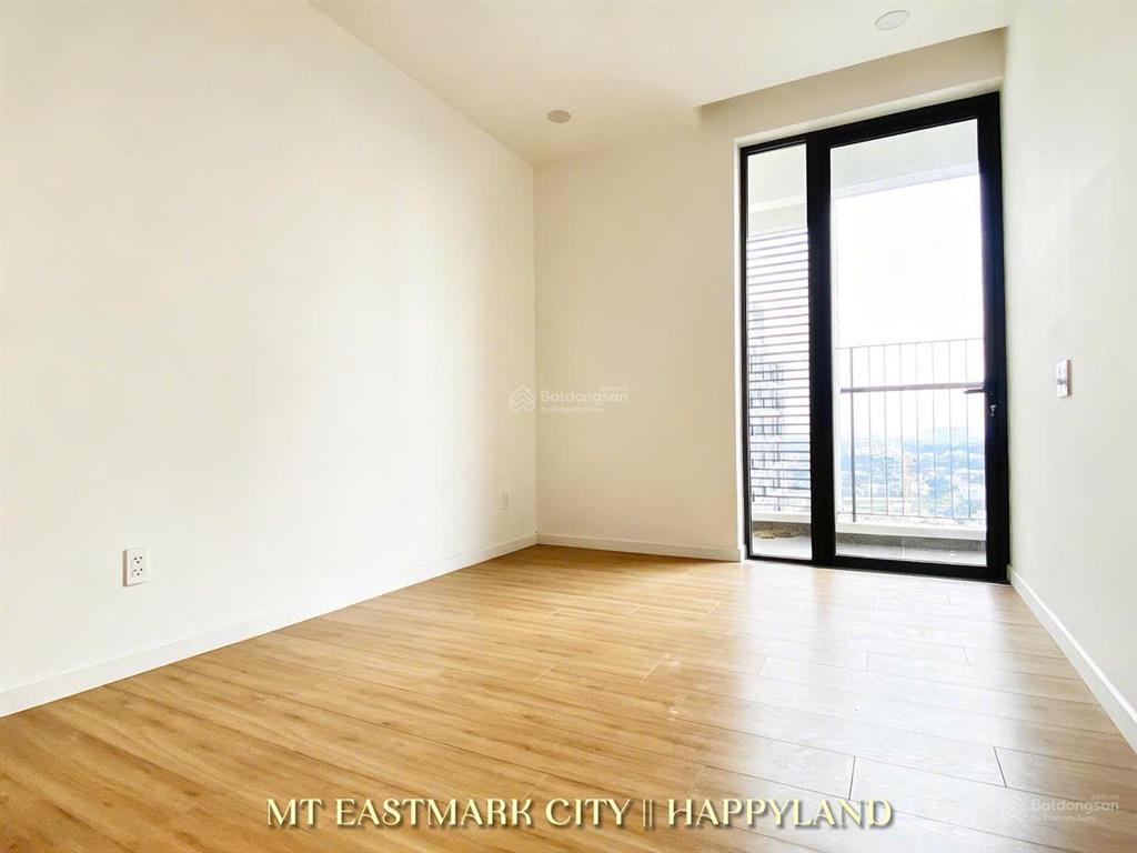 Bán ch mt 63,4m² căn một trong số ít giá tốt 2,85 tỷ sổ hồng, mới 100% view hồ bơi