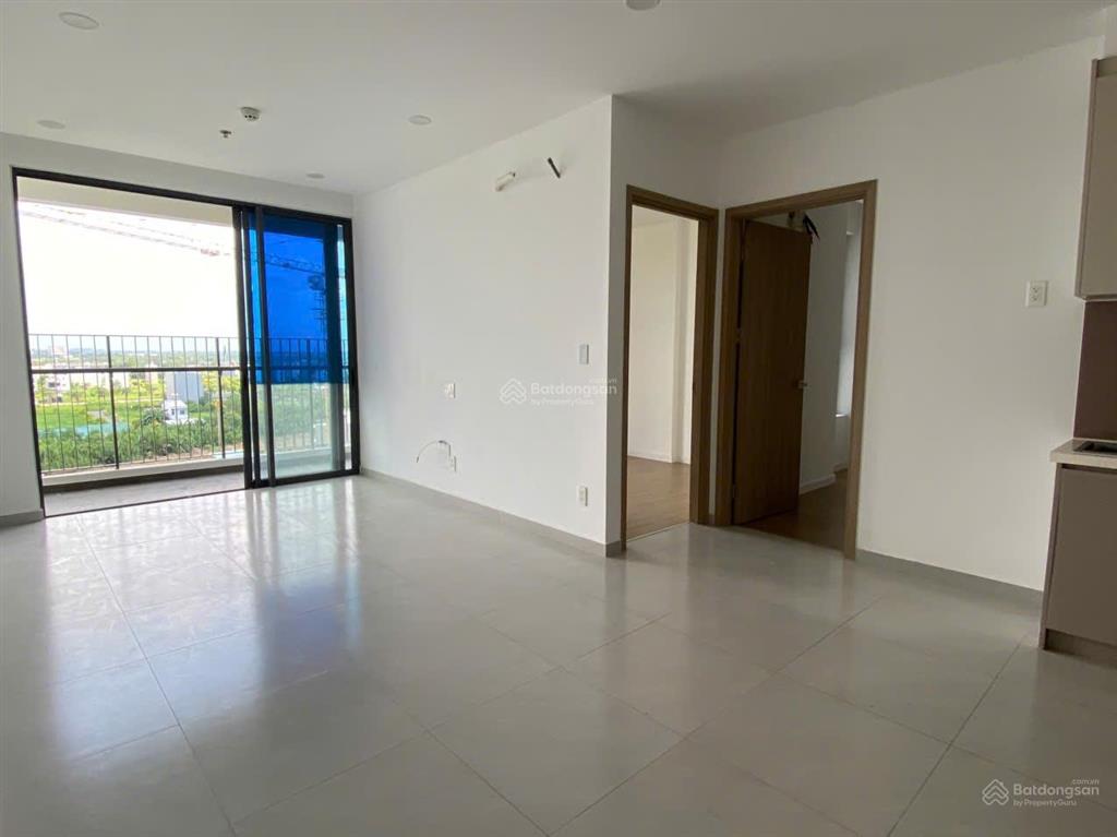 Cho thuê căn hộ 2pn + 2wc tầng cao, tủ kệ bếp, máy nước nóng chỉ 6 triệu/th