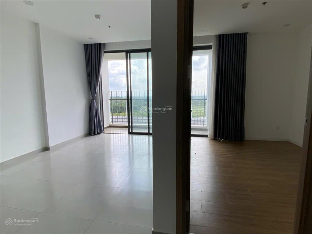 Cho thuê căn hộ giá rẻ 5,5 triệu có rèm, máy lạnh, máy nn, tủ kệ bếp, 65m2=1pn + 1 view hồ bơi