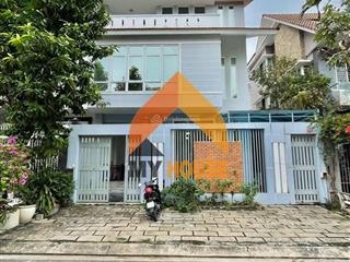 Villa có hầm ngay sau song hành 12x20m giá 45tr