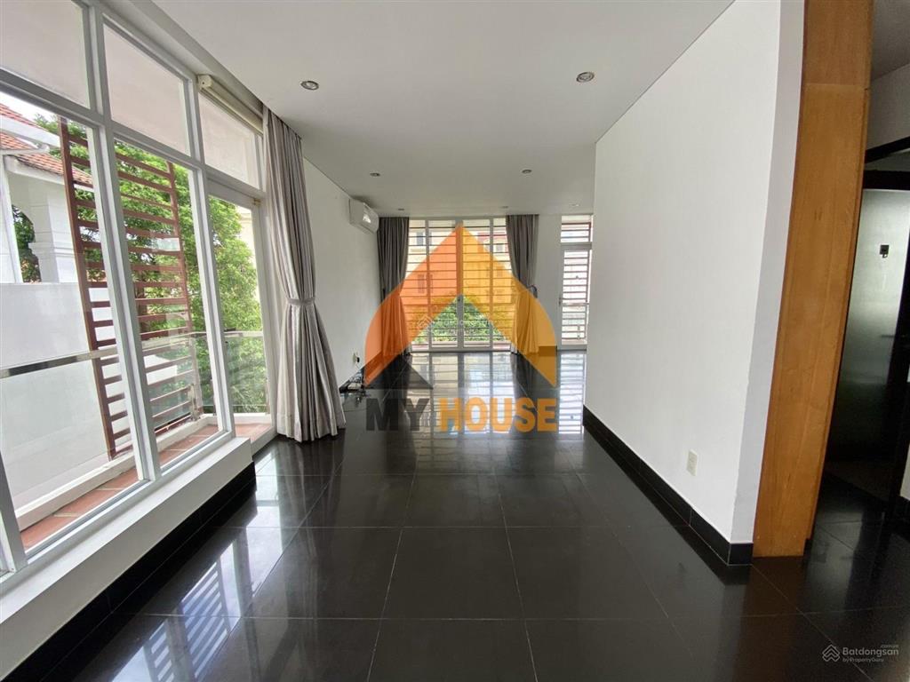 Villa 1000 điểm không có nhưng toạ lạc tt thảo điền  q2