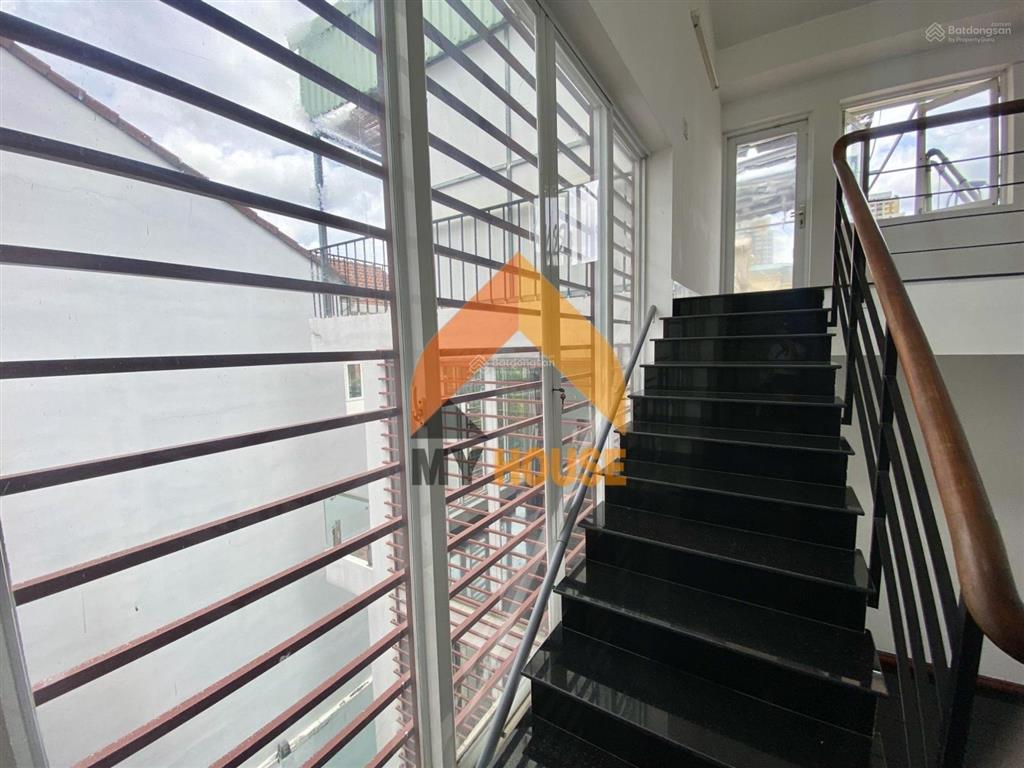 Villa 1000 điểm không có nhưng toạ lạc tt thảo điền  q2