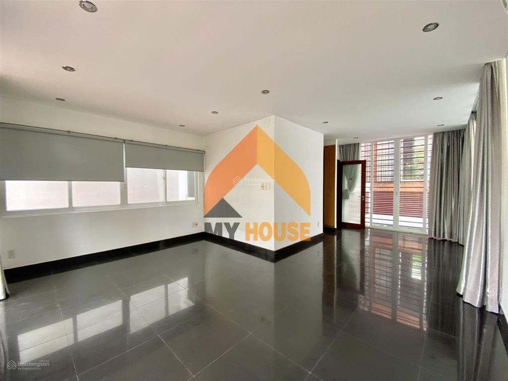 Villa 1000 điểm không có nhưng toạ lạc tt thảo điền  q2