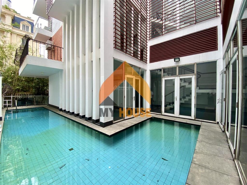 Villa 1000 điểm không có nhưng toạ lạc tt thảo điền  q2