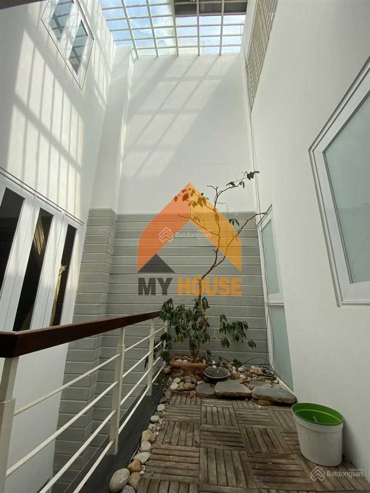 Nhà thảo điền không đẹp không lấy tiền, chỉ 25 tr/th thôi ạ