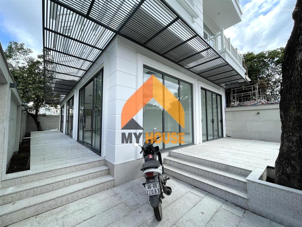 Chấn động villa dạng vp trống suốt đường 20m an phú,  0937 990 ***