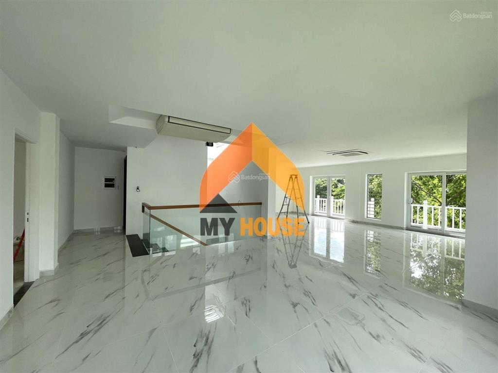 Chấn động villa dạng vp trống suốt đường 20m an phú,  0937 990 ***