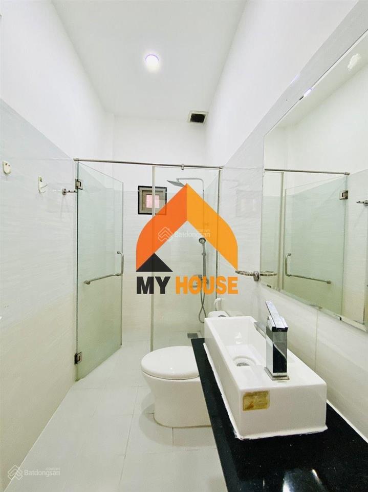 Nhà đẹp thảo điền cho thuê ngang 6m sân rộng đậu xe hơi luôn ạ