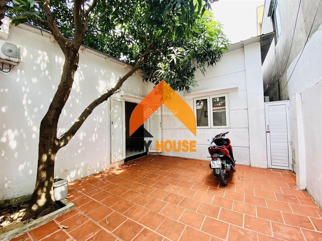 Nhà đẹp thảo điền cho thuê ngang 6m sân rộng đậu xe hơi luôn ạ