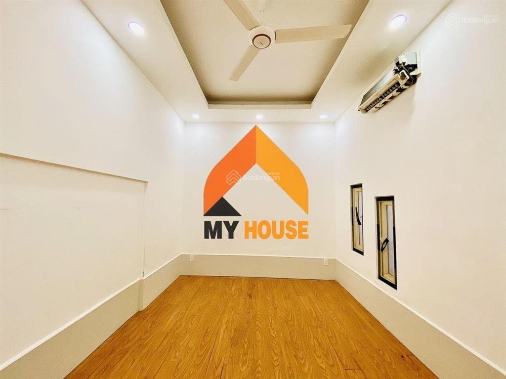 Nhà đẹp thảo điền cho thuê ngang 6m sân rộng đậu xe hơi luôn ạ