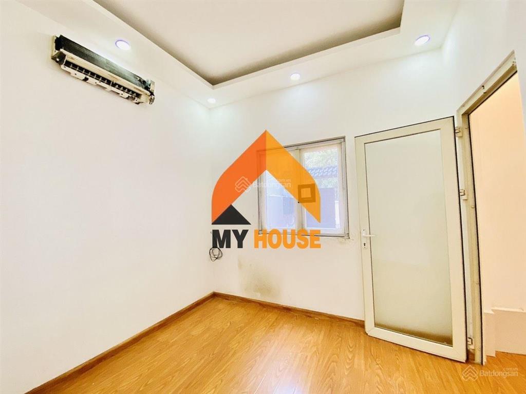 Nhà đẹp thảo điền cho thuê ngang 6m sân rộng đậu xe hơi luôn ạ