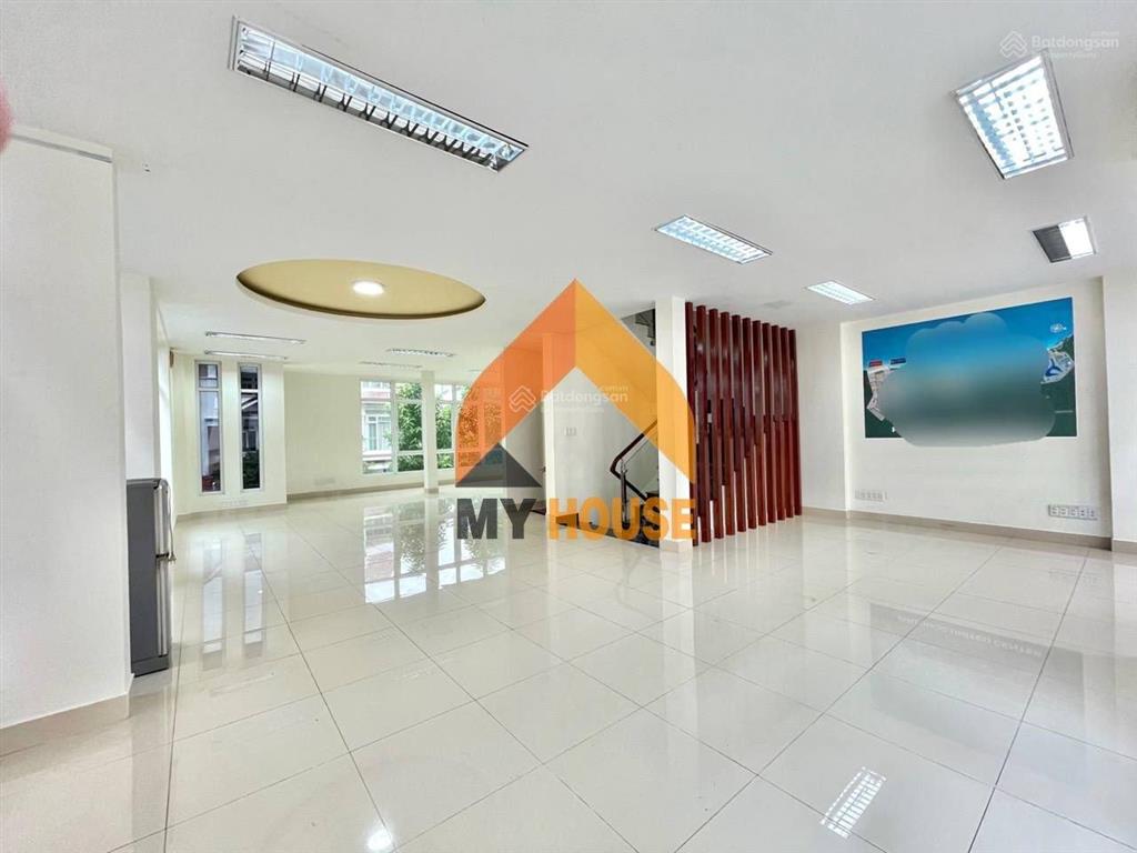 Villa có hầm ngay sau song hành 12x20m giá 45tr