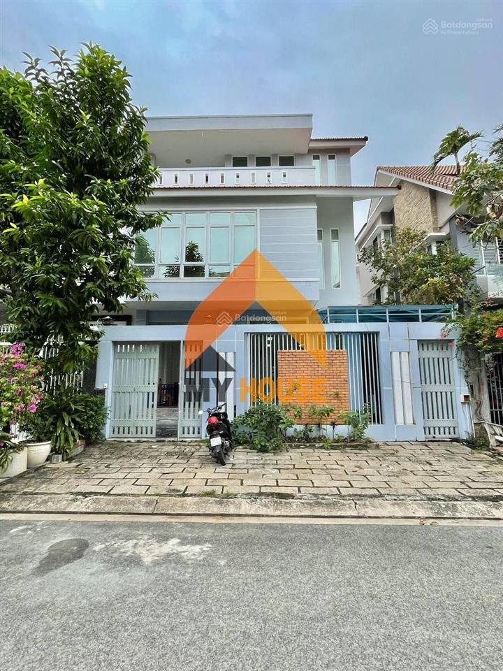 Villa có hầm ngay sau song hành 12x20m giá 45tr