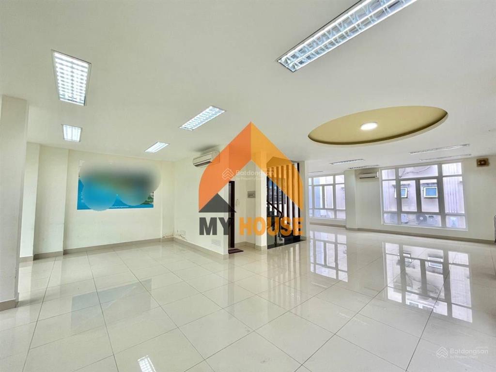 Villa có hầm ngay sau song hành 12x20m giá 45tr