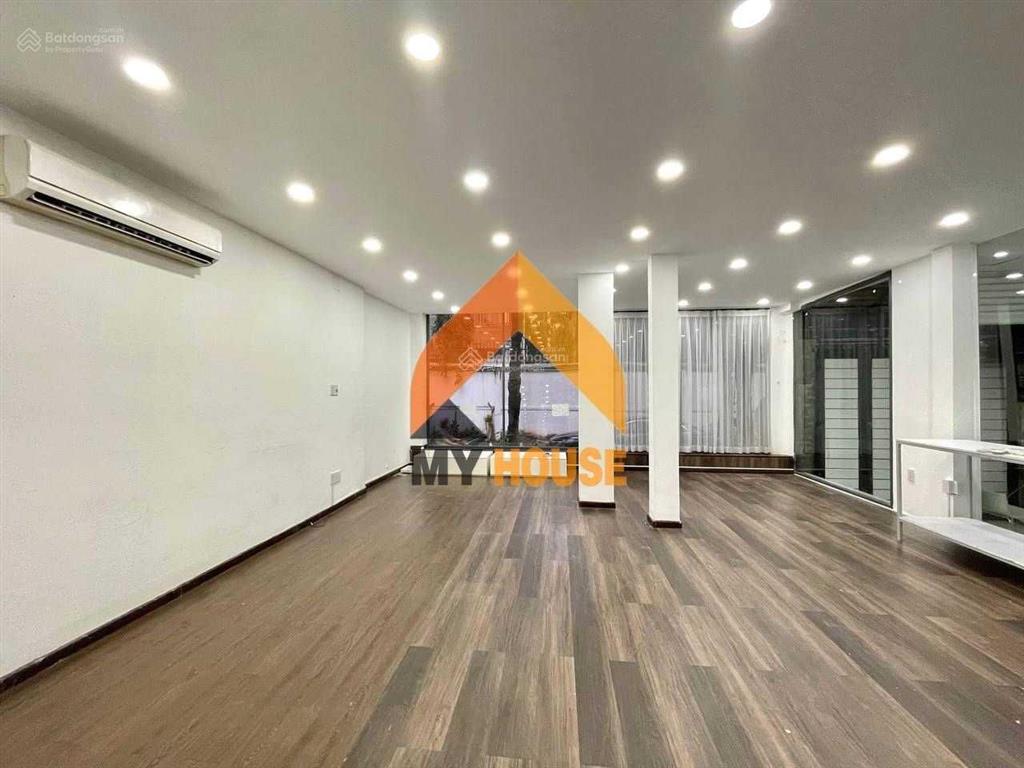 Villa thảo điền giữa mùa đông lạnh giá 330m2