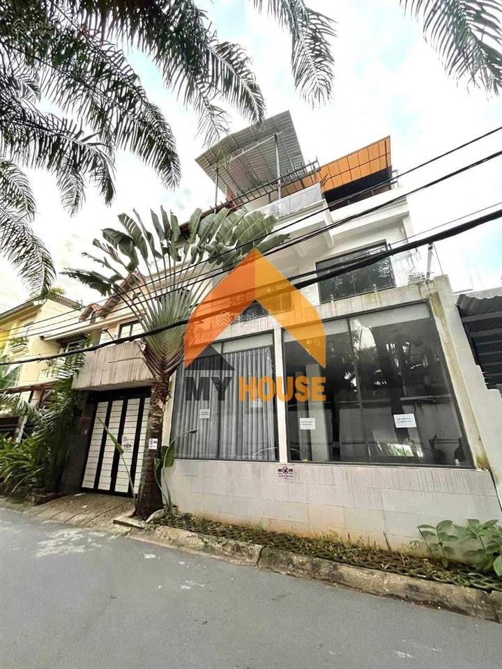 Villa thảo điền giữa mùa đông lạnh giá 330m2
