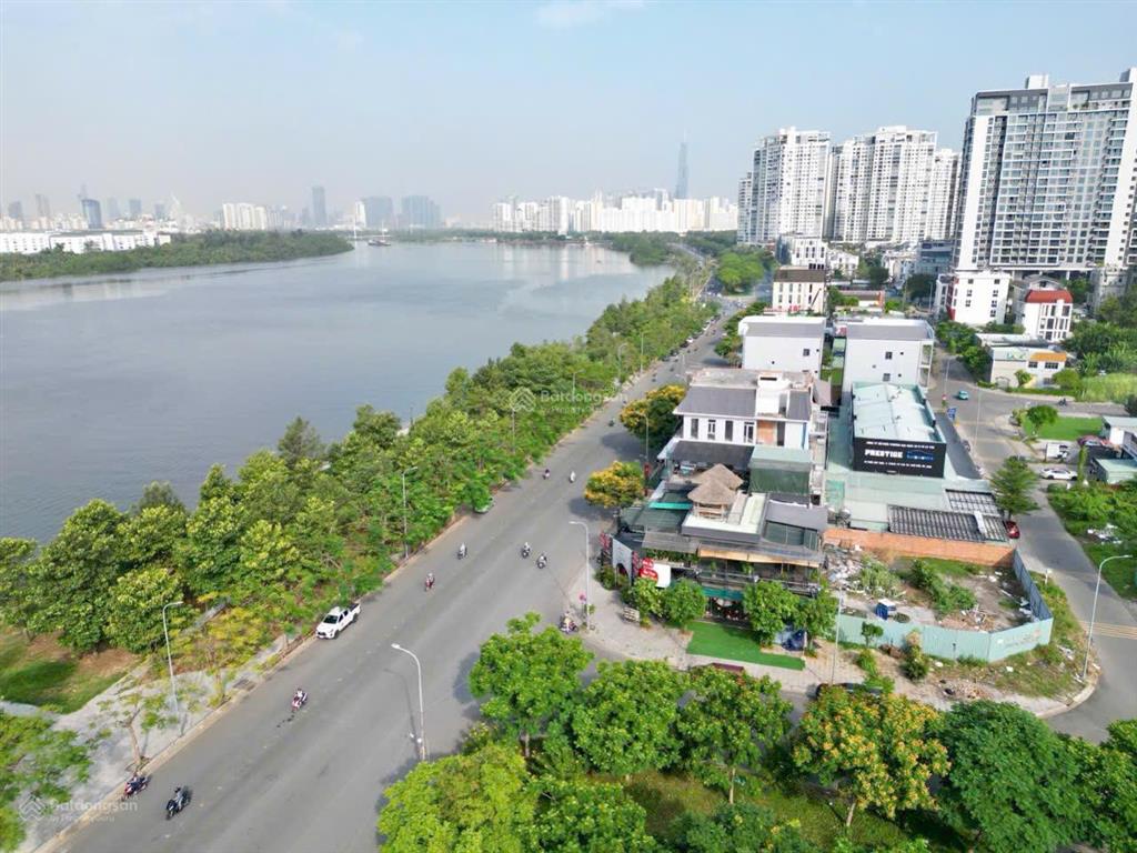 Bán tòa nhà văn phòng mt đường trương văn bang ( lg40m) dt 8x20m vị trí đắc địa giá siêu hấp dẫn