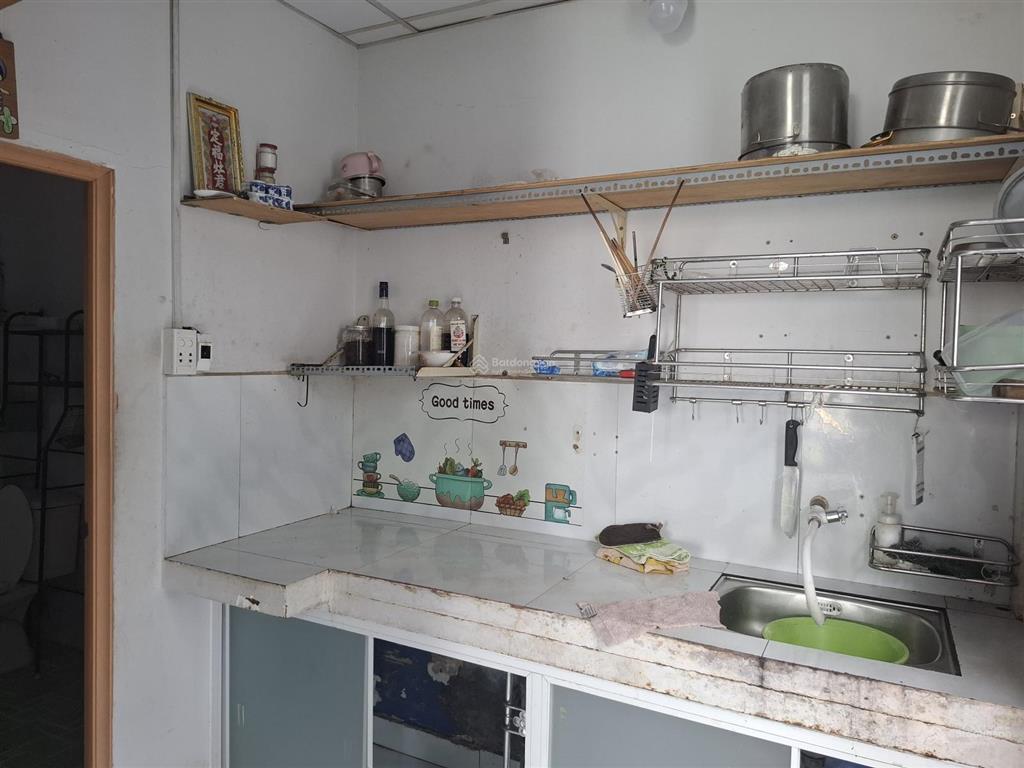 Nhà trọ nguyên căn trệt+lửng gần chợ nguyễn duy trinh, rộng rãi 6,5 triệu/th